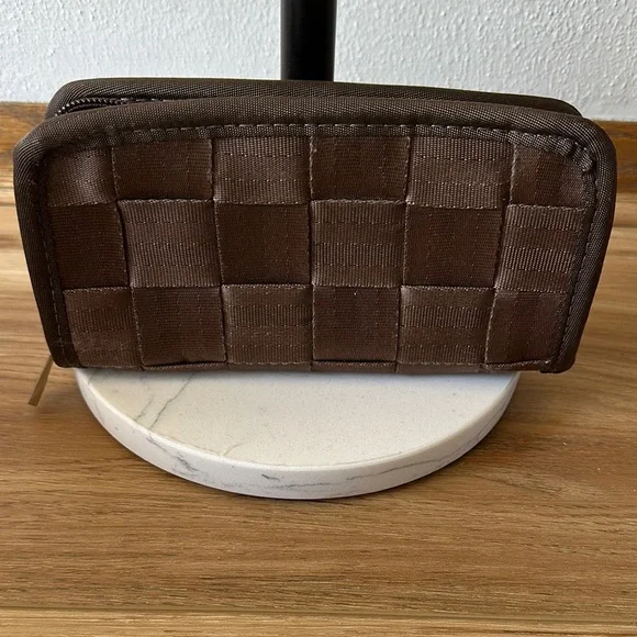 Harvey’s Classic Brown Wallet - Picture 1 of 4